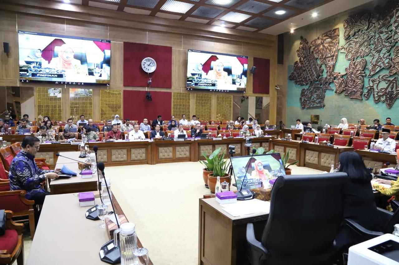 Suasana Rapat Dengar Pendapat bersama Komisi X