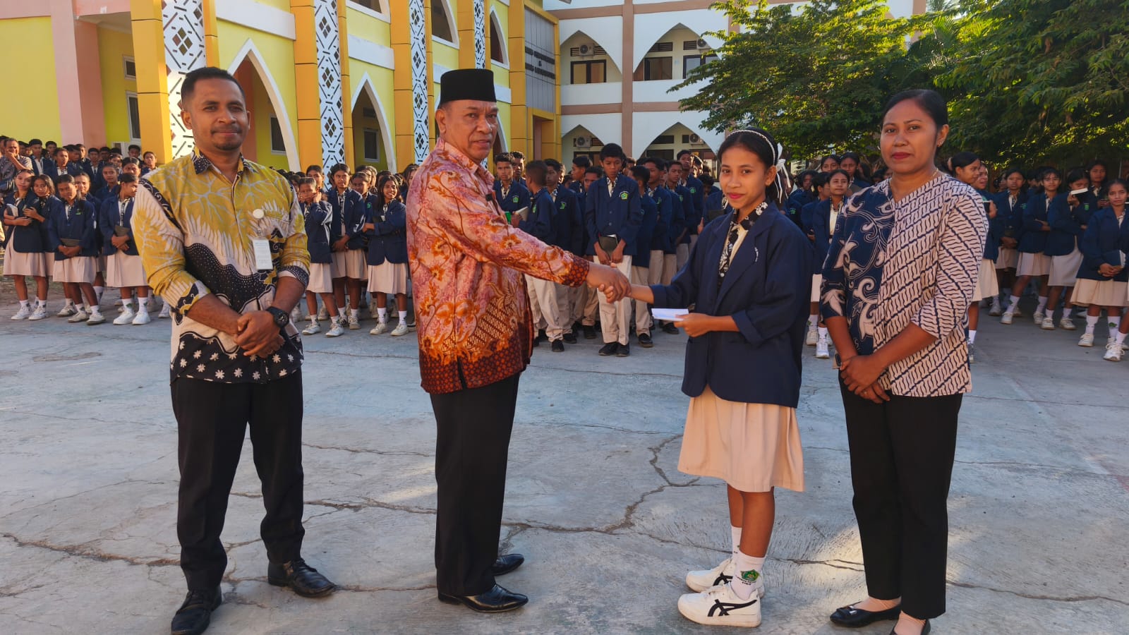 Giniva Astima Uwi, siswa SMAK Negeri Ende yang lolos ke babak semifinal OSN tingkat nasional.